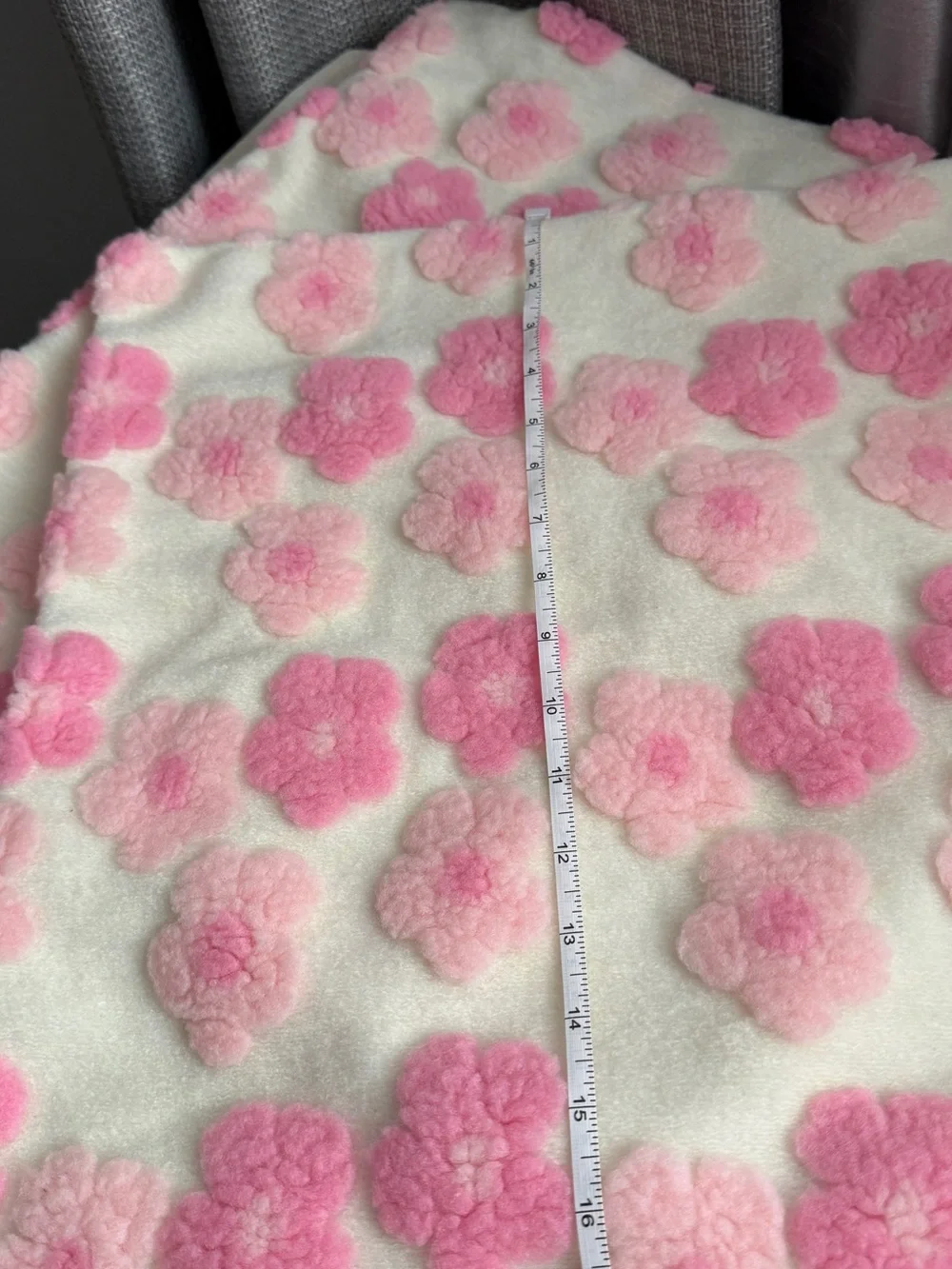 Plush Pink Floral Accent Pillow Set - Brand